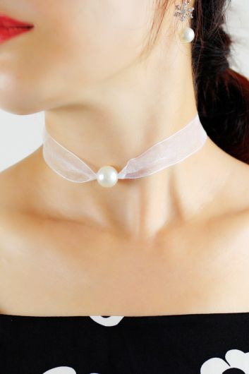 Elegant Pearl Choker for Formal Wear