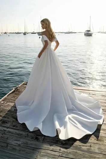 Off-the-Shoulder A-Line Gown with Long Train for Formal Events