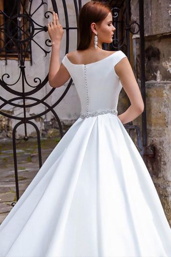 Boat Neck Ball Gown with Long Train for Formal Events