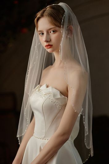 Elegant Tulle Veil with Beaded Trim for Bridal Events