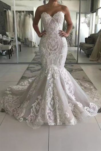 Sweetheart Neckline Lace Mermaid Gown with Long Train for Formal Events