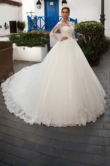 Sleeve Lace Ball Gown with Long Train for Formal Events