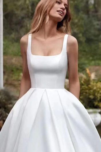 Square Neckline Ball Gown with Full Skirt for Formal Events