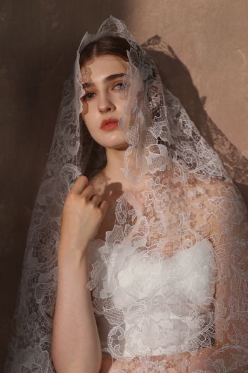 Lace-Trimmed Mantilla Veil for Bridal Events