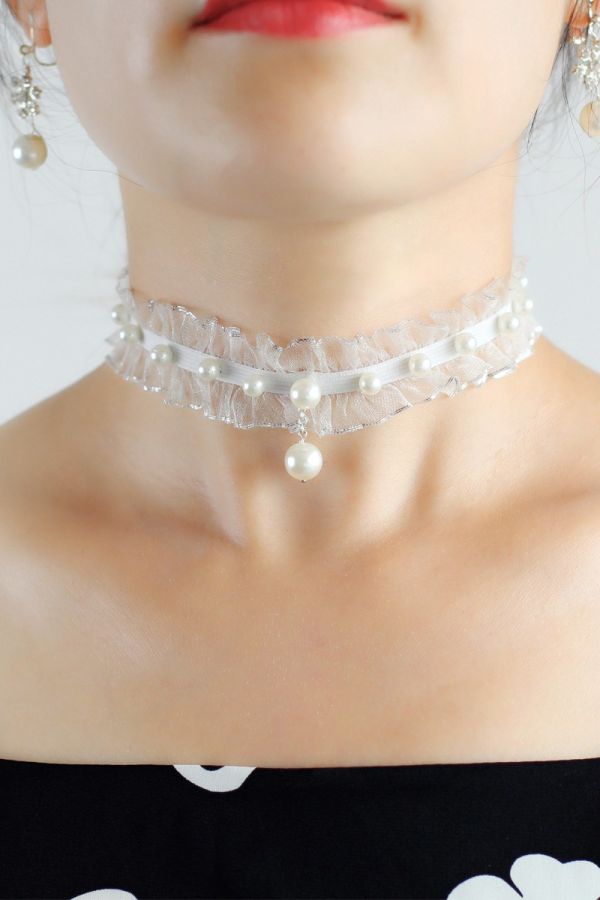 Pearl and Lace Ruffled Choker for Evening Gowns