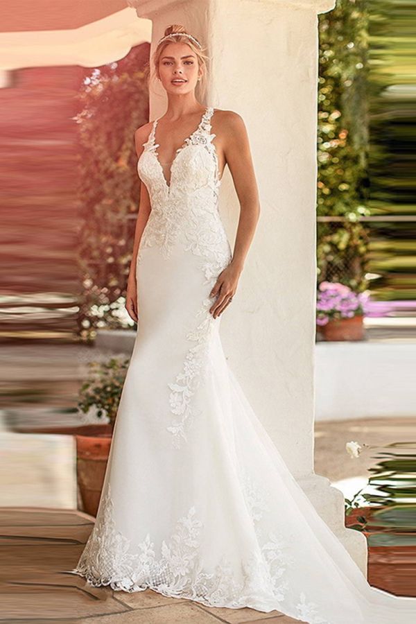 Lace V-Neck Mermaid Gown with Long  for Formal Events