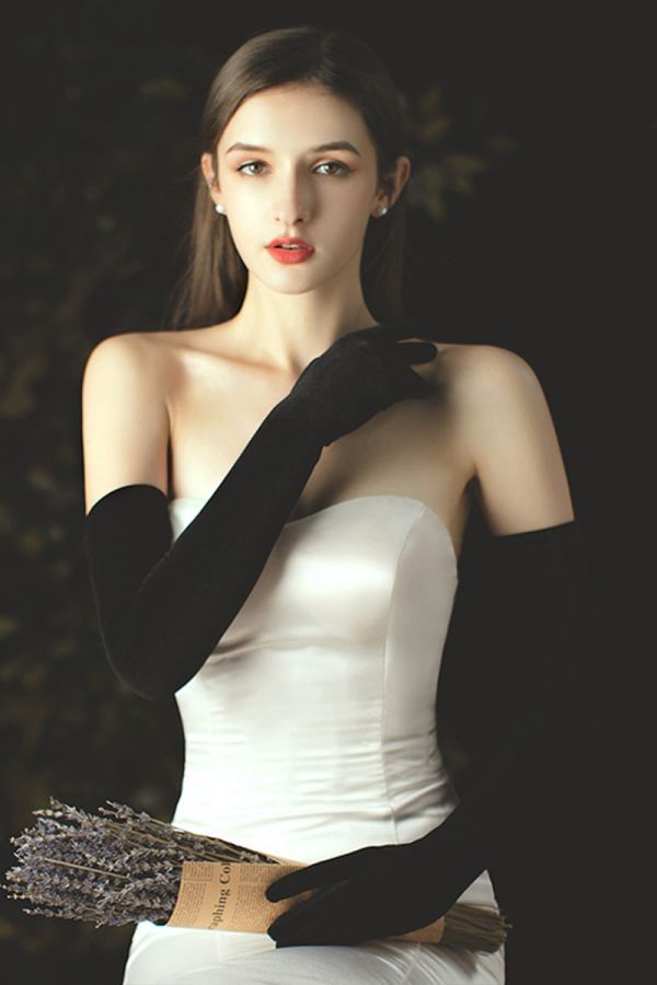 Elegant Long Velvet Gloves for Formal Evening Gowns