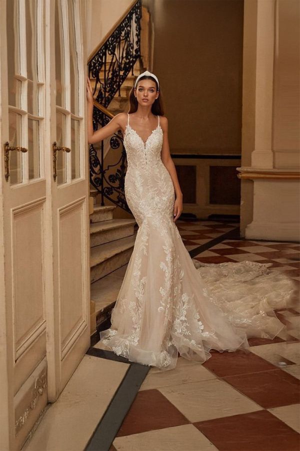 Lace Mermaid Gown with Spaghetti Straps for Formal Events