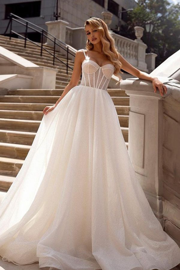 Strapless Sweetheart Neckline Ball Gown with Long Train for Evening Events