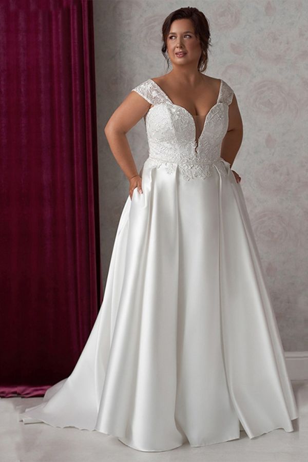 Lace Bodice V-Neck Ball Gown with Long Train for Formal Events