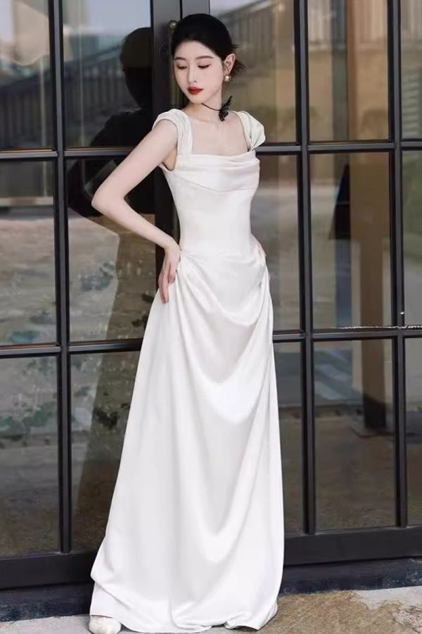 Square-Neck Satin Mermaid Gown with Long Train for Formal Events