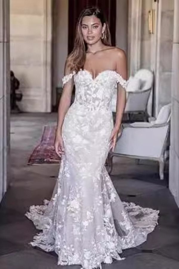 Off-the-Shoulder Lace Mermaid Gown with Long Train for Evening Events