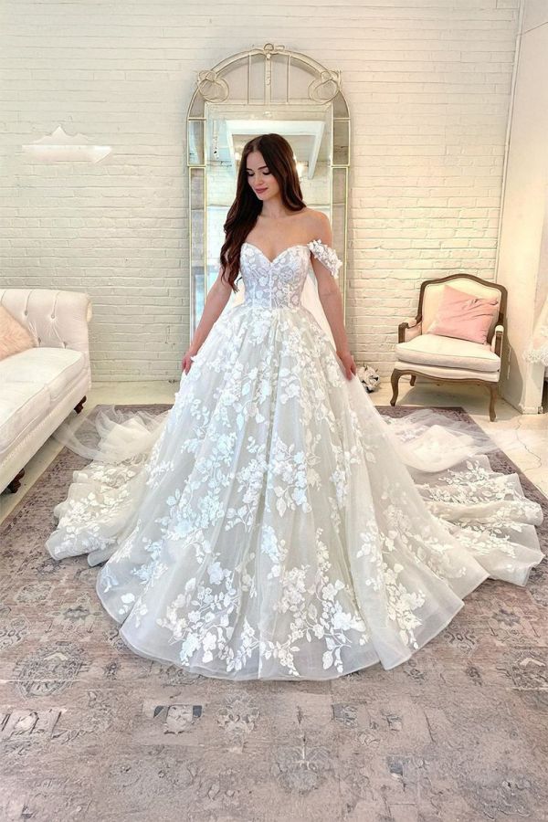 Off-the-Shoulder Lace Appliqué Tulle Ball Gown for Evening Events